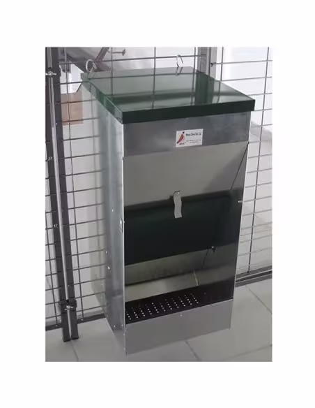 Perrera para perro 4 x 2 metros partida por el centro y paneles opacos