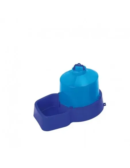 Bebedero de plastico con botellla